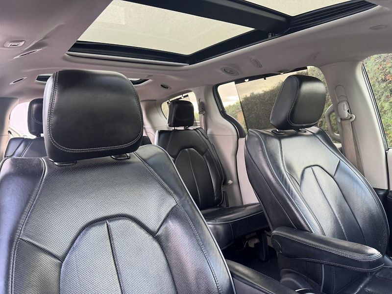 Chrysler Pacifica (2020) 3,6 RU Panorama Limited 2020 - fotka 12 z 19