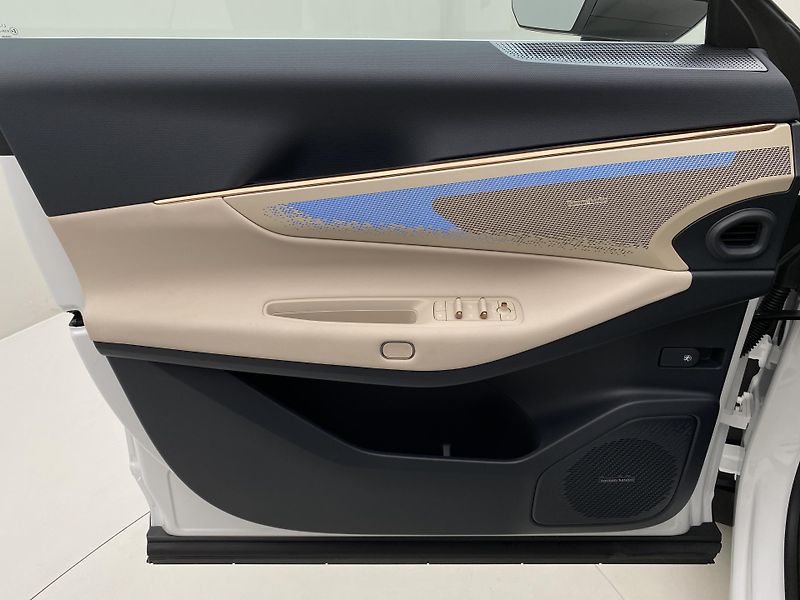 Lynk & Co 08 (2026) MORE PHEV - fotka 7 z 108