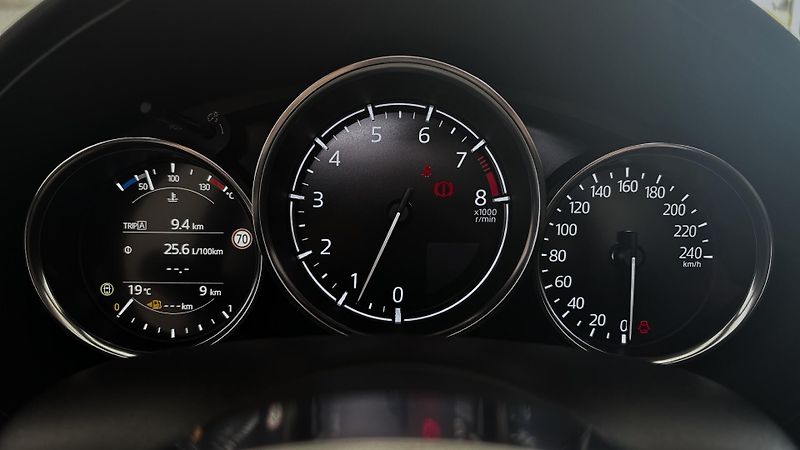 Mazda MX-5 (2026) 1.5 G132 Homura RF PEVNÁ STŘ. - fotka 10 z 21