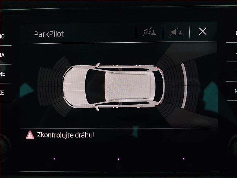 Škoda Karoq (2017) Style 1.6 TDI, Serv.kniha - fotka 23 z 23
