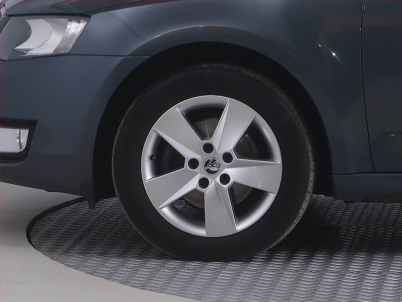 Škoda Octavia (2017) 2.0 TDI, Tempomat - fotka 14 z 17