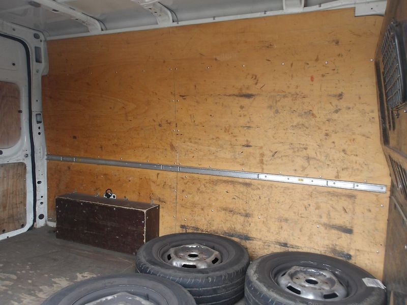 Ford Transit 2,2TDCi L2H2! 350  ČR 1.MAJ.! - fotka 23 z 26