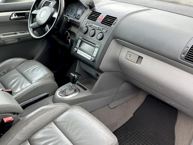 Volkswagen Touran (2004) 2.0 TDI 103 kW DSG Highline - fotka 14 z 23