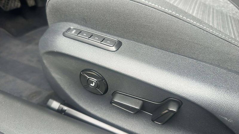 Škoda Superb Combi Selection 2,0TDI 110kW D - fotka 20 z 30
