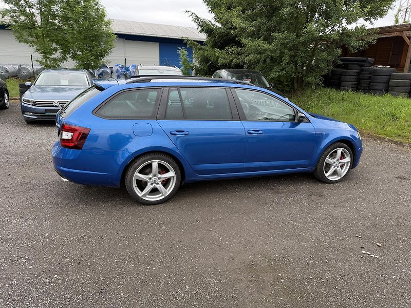 Škoda Octavia 2.0 TDI RS - fotka 7 z 25