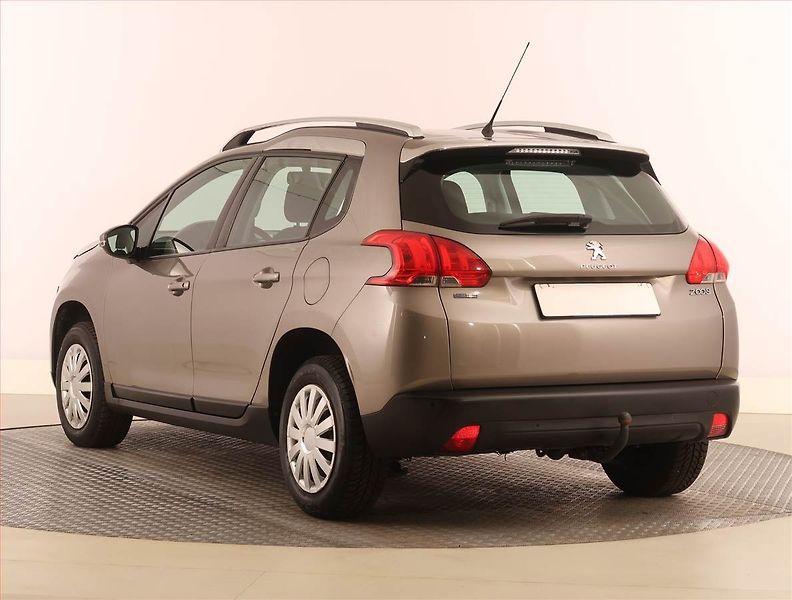 Peugeot 2008 (2016) 1.2 PureTech, Tempomat - fotka 4 z 17