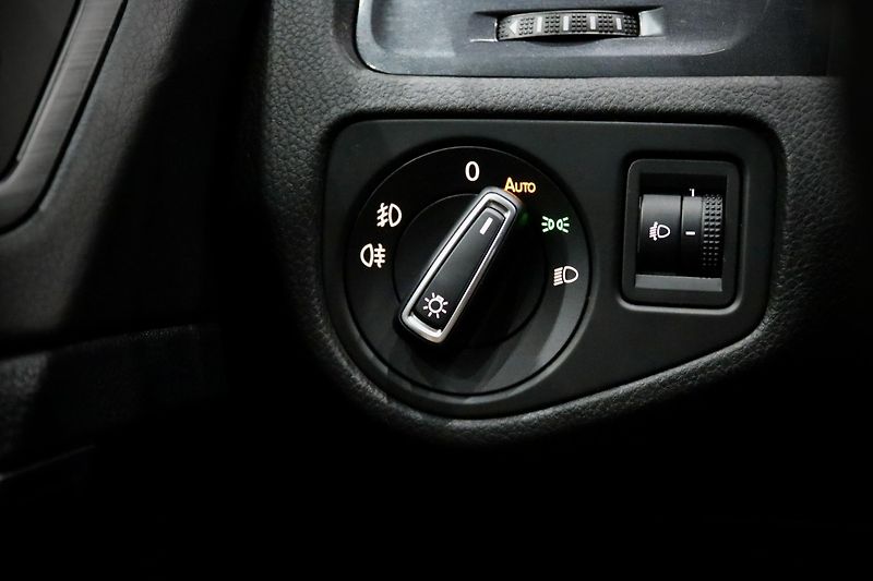Volkswagen Golf 7 Facelift 1.4 TSI 92 kW - fotka 30 z 40