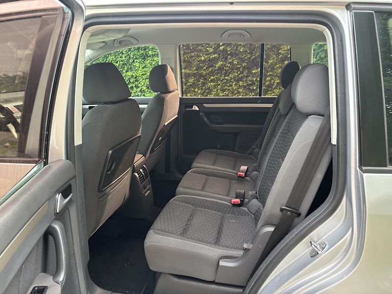 Volkswagen Touran 1.9 TDi Trend - fotka 18 z 20