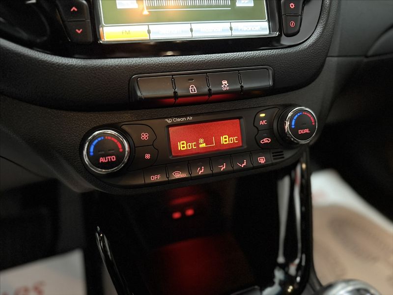 Kia Ceed 1,6   CRDI 94KW NAVI KAMERA ČR - fotka 18 z 44