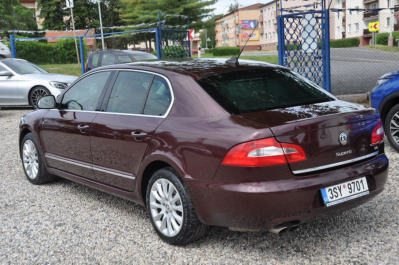 Škoda Superb II 2.0TDi 103kW Elegance  - fotka 4 z 20