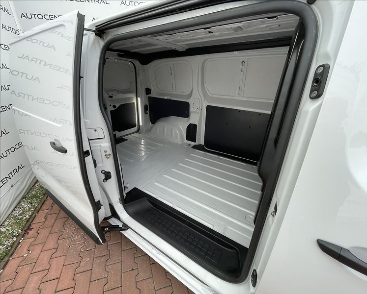 Opel Vivaro 1,5 CDTi,88kW,L1,serv.hist.,DP - fotka 10 z 21
