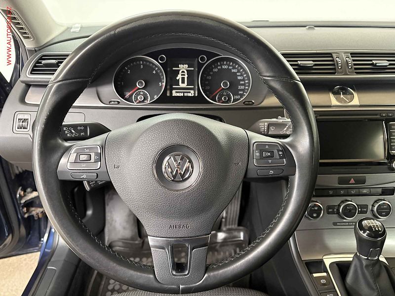 Volkswagen Passat (2014) 1.6 TDI, autoAC, temp - fotka 16 z 18