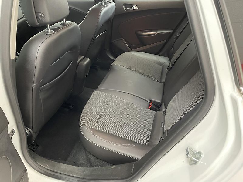 Opel Astra 1.6 CDTi ČR 1.MAJ.DIGIAC  - fotka 17 z 23
