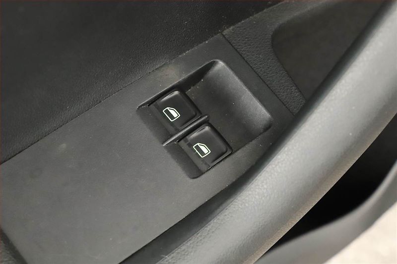 Škoda Octavia (2013) 1.6 TDI, Automat, Tempomat - fotka 9 z 16