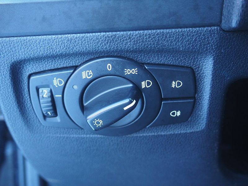 BMW Řada 1 (2005) 2.0i, 95 kW - fotka 19 z 34