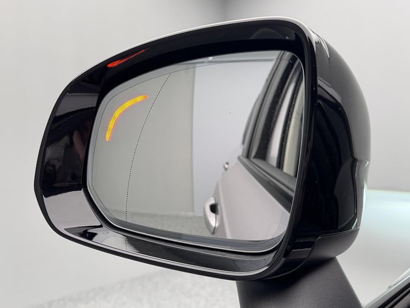 Volvo XC90 (2026) B5 AWD AUT DARK PLUS 7-míst - fotka 16 z 25