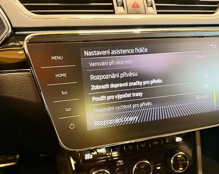 Škoda Superb 2.0 TDi 140 Kw DSG L&K - fotka 15 z 38