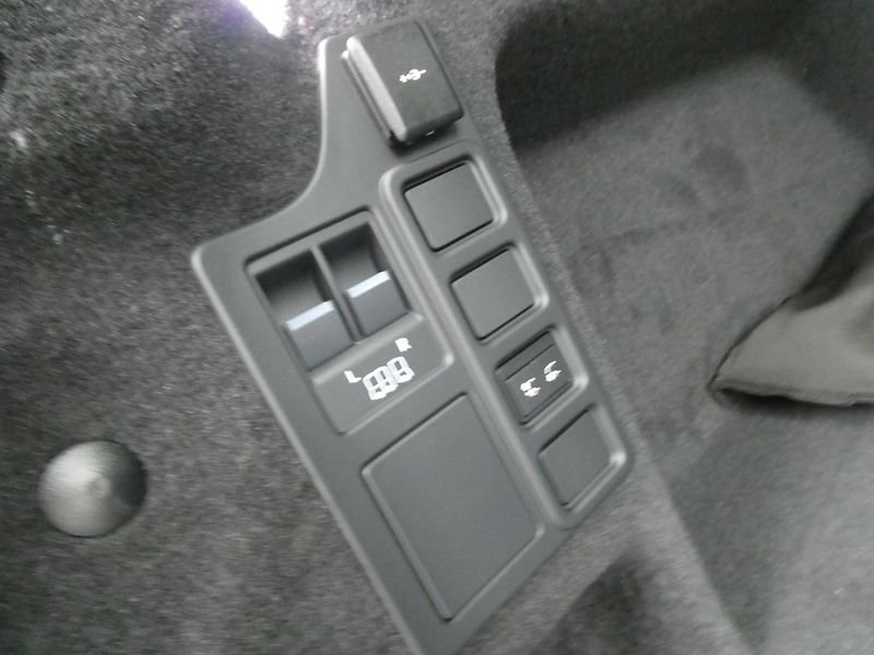 Land Rover Discovery 5 3,0  S D250 - fotka 35 z 36