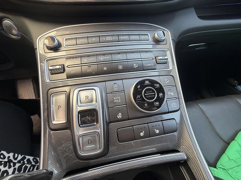 Hyundai Santa Fe 2.2-DPH-V ZÁRUCE-PO SERVISU - fotka 13 z 23