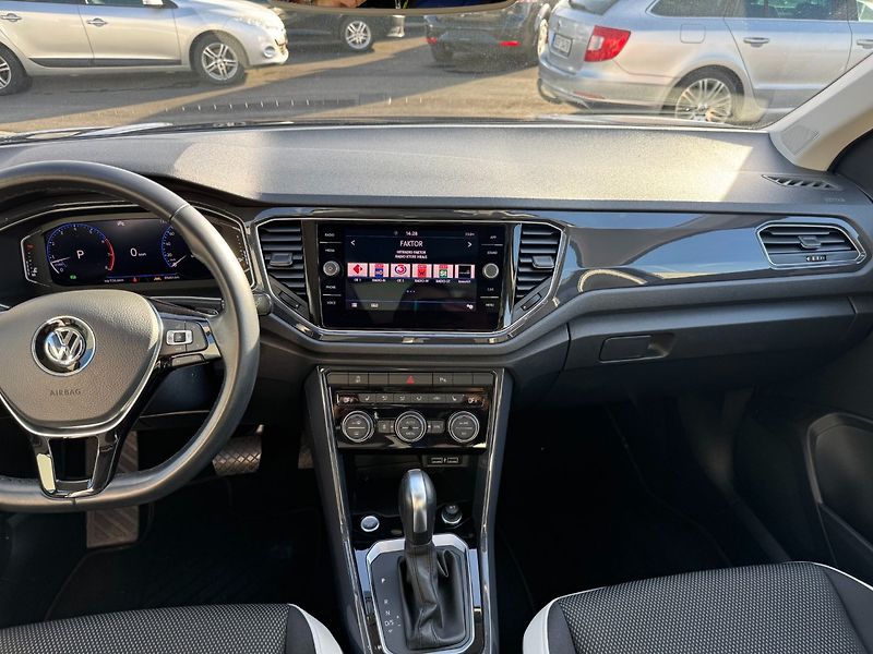 Volkswagen T-Roc (2019) SPORT 1.5 TSI DSG - fotka 20 z 40
