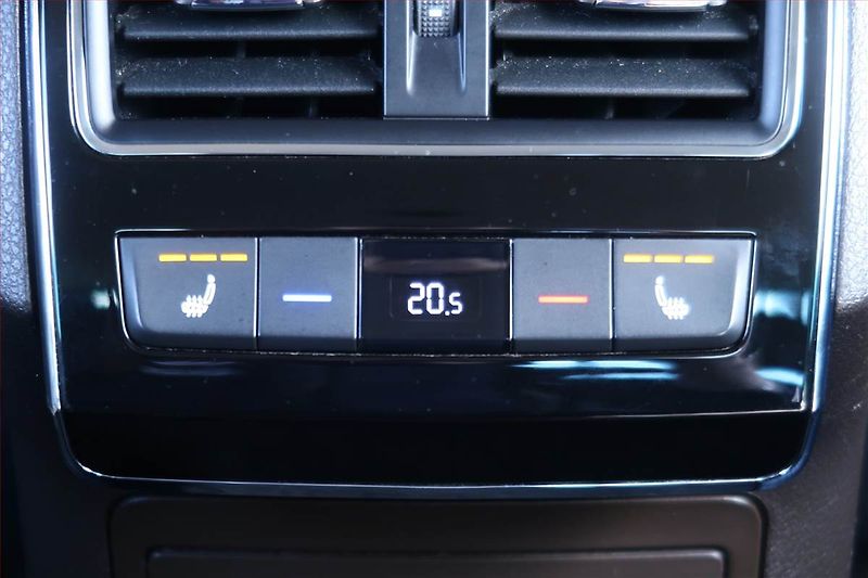 Škoda Superb (2015) Laurin&Klement 2.0 TDI, 4X4 - fotka 30 z 30