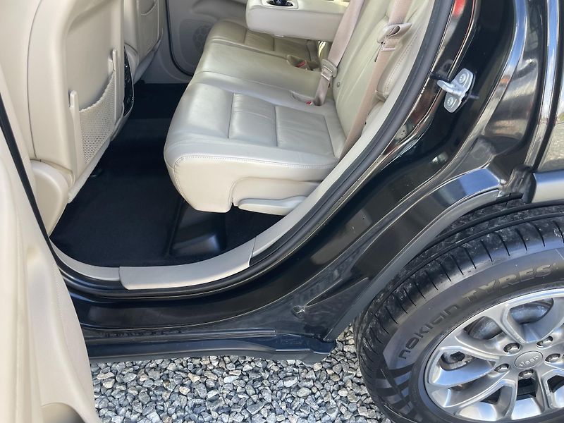 Jeep Grand Cherokee 3.0CRDi 4x4 250PS LIMITEED TOP - fotka 101 z 177