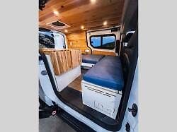 Američané přestavěli Ford Transit Connect na karavan Draco.