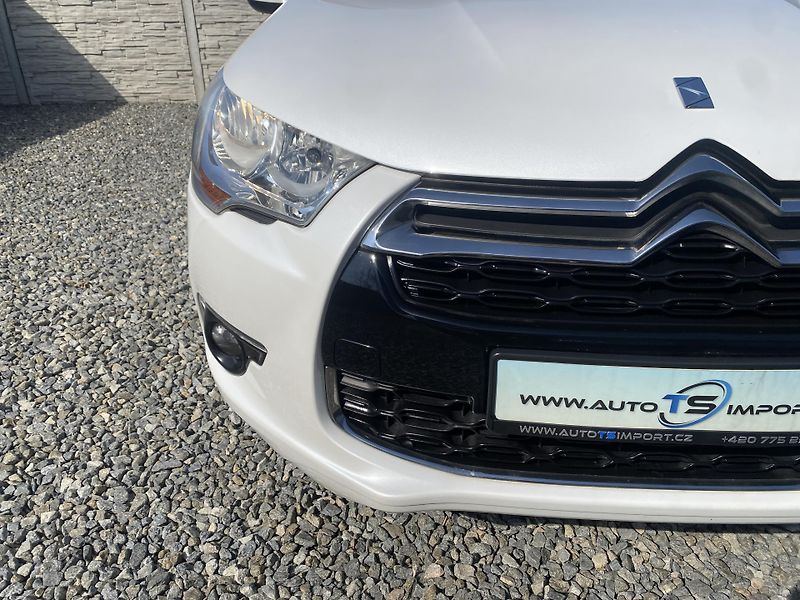 Citroën DS4 1.6i 16V 120PS EXCLUSIVE TOP!! - fotka 74 z 160