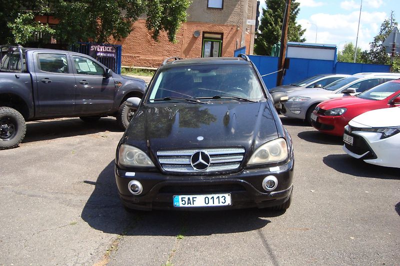 Mercedes-Benz Třídy M (2002) ML 55 AMG, ČR - fotka 2 z 51