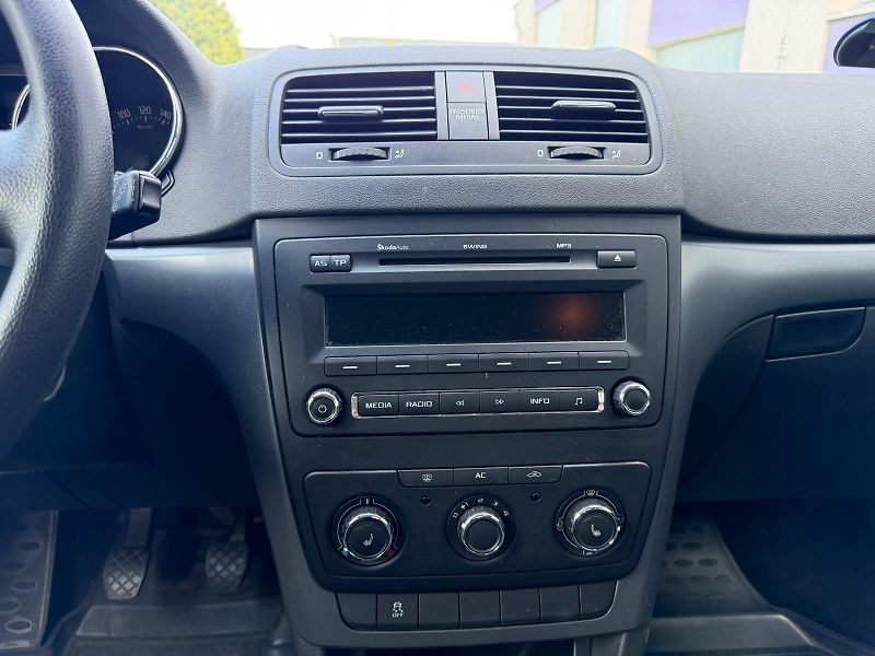 Škoda Yeti 1,2 TSI / servis.kn. /Ambition - fotka 11 z 22
