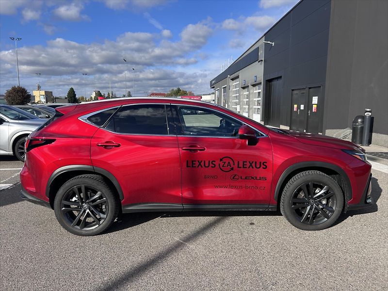 Lexus NX 350h 2.5  4V Prestige - fotka 6 z 11