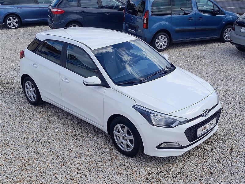 Hyundai i20 1,25i 16V 55kW - fotka 1 z 45