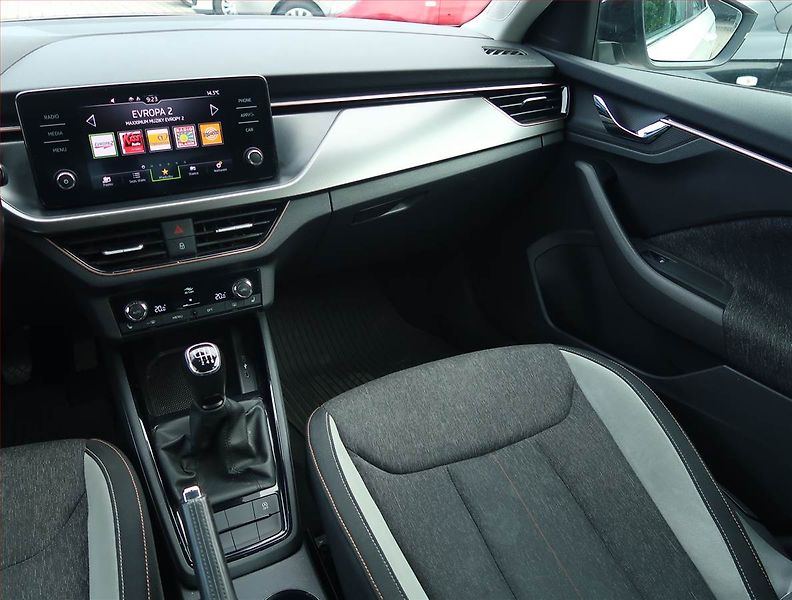Škoda Kamiq (2021) Style 1.0 TSI, Serv.kniha - fotka 8 z 19