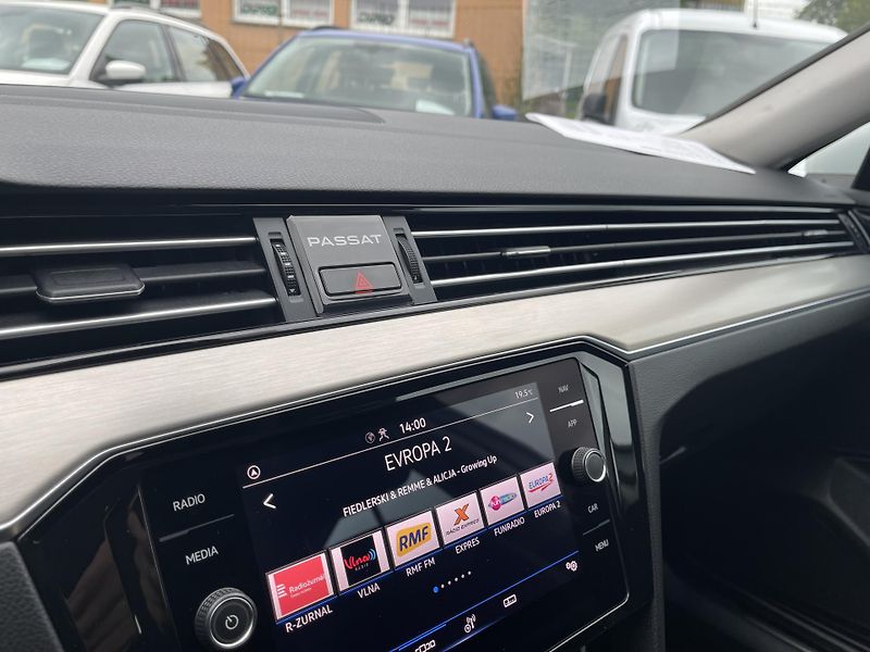 Volkswagen Passat 2.0TDi DSG 4x4 ELEGANCE-DPH-ČR - fotka 12 z 46