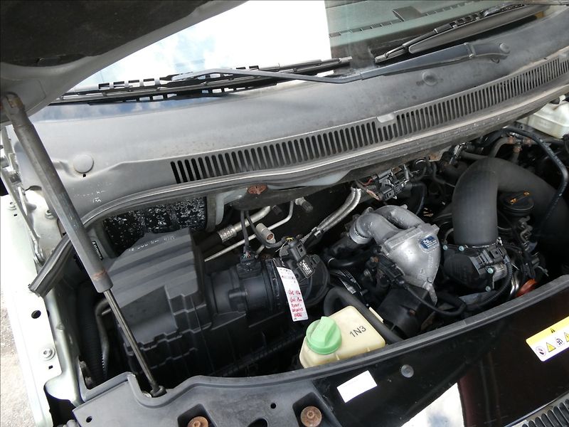 Volkswagen Multivan 2,0 TDi DSG 4x4,závěs,HIGHLINE - fotka 41 z 44