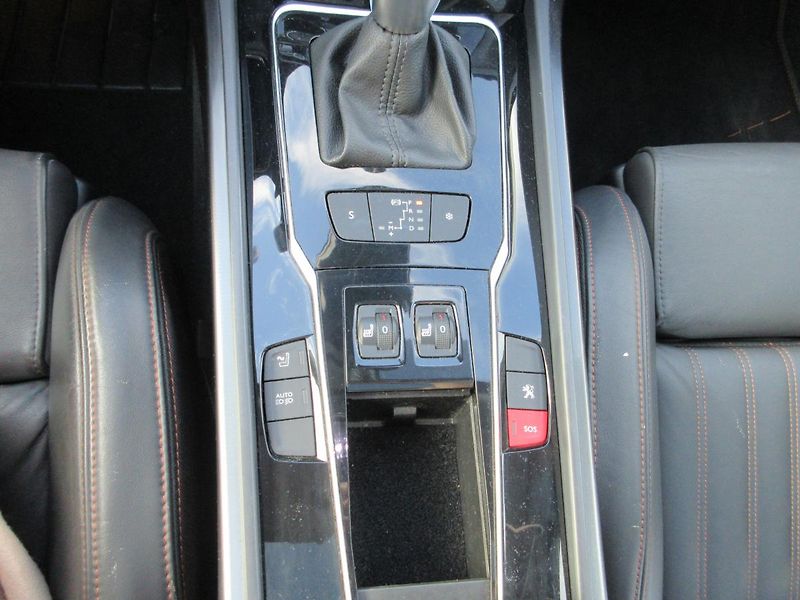 Peugeot 508 (2015) SW RXH 2,0 HDi 180 EAT6 - fotka 26 z 30