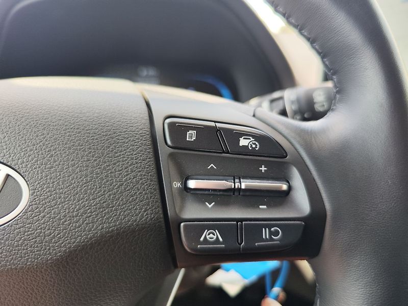 Hyundai i30 1.5i/71kW Smart Climate - fotka 25 z 31