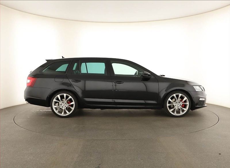 Škoda Octavia (2017) RS 2.0 TDI 4x4 DSG, 4X4 - fotka 6 z 23