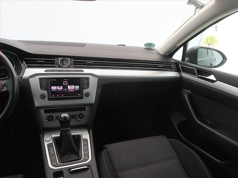 Volkswagen Passat (2015) Comfortline 1.6 TDI, Navi - fotka 8 z 16