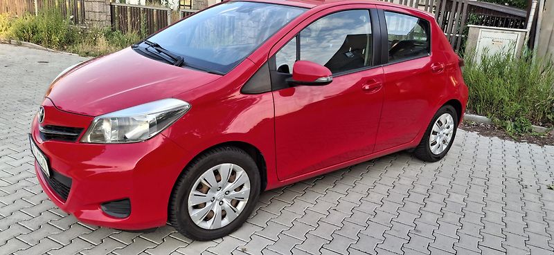 Toyota Yaris 1.0 VVT-i 51 kw - fotka 2 z 33