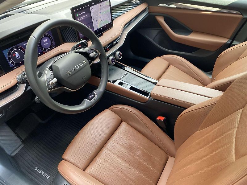 Škoda Superb (2025) Combi 2.0 TDI 4x4 DSG L&K - fotka 8 z 42