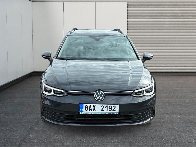 Volkswagen Golf (2021) LIFE 2.0TDI 85kW CZ DPH  - fotka 2 z 11