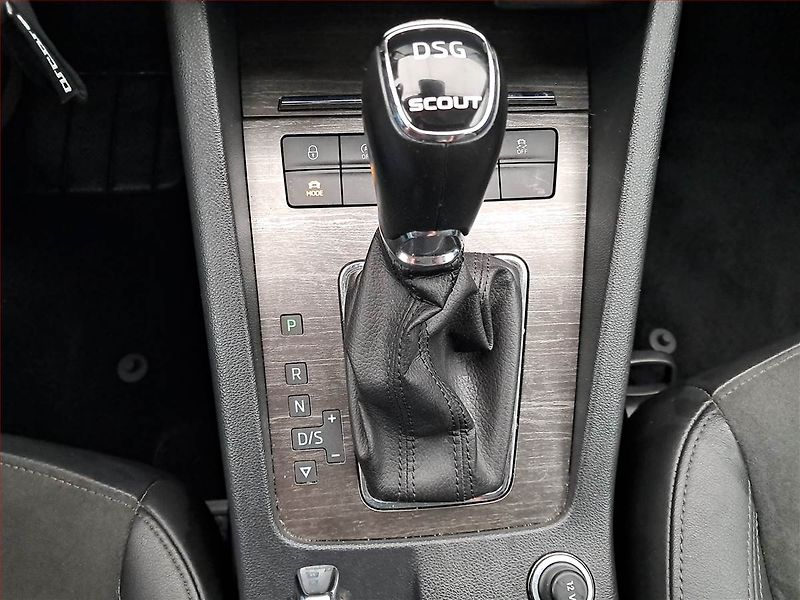Škoda Octavia (2015) Scout 2.0 TDI, 4X4, Automat - fotka 16 z 20