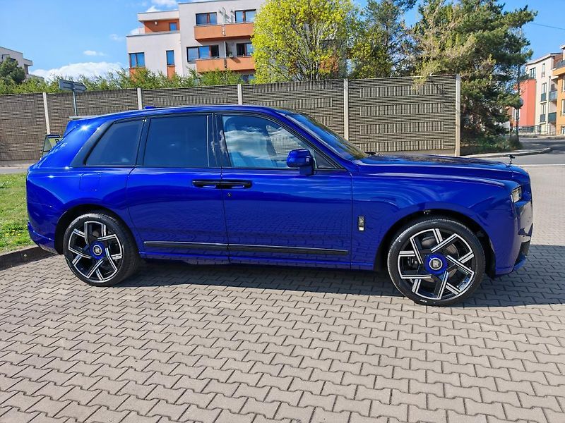 Rolls-Royce Cullinan Black Badge, CZ, Nový vůz - fotka 2 z 26