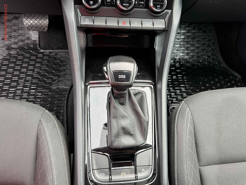 Škoda Karoq (2019) 1.6TDi, Ambition,DSG, navi, - fotka 15 z 17