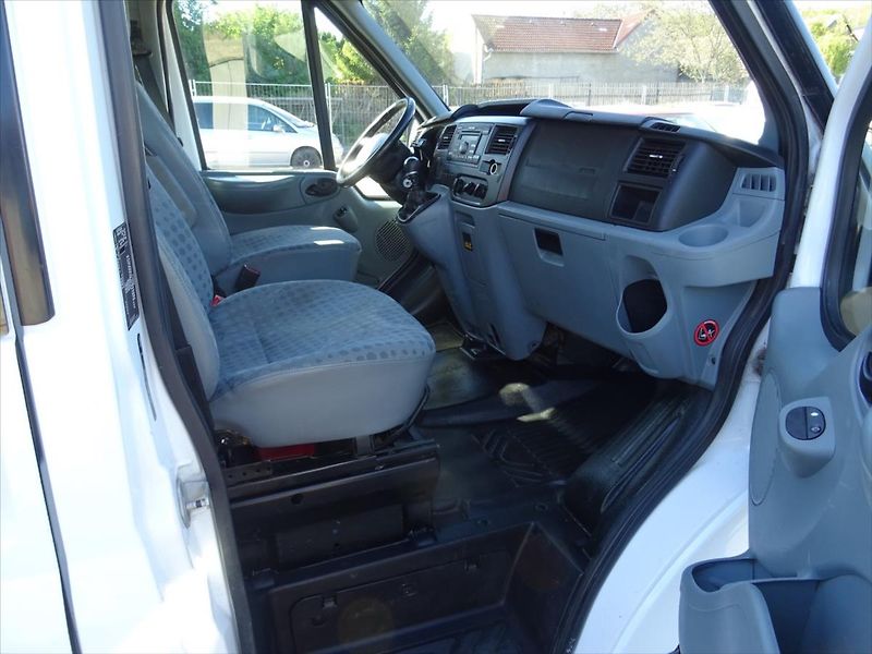 Ford Transit 2,2 - fotka 9 z 22