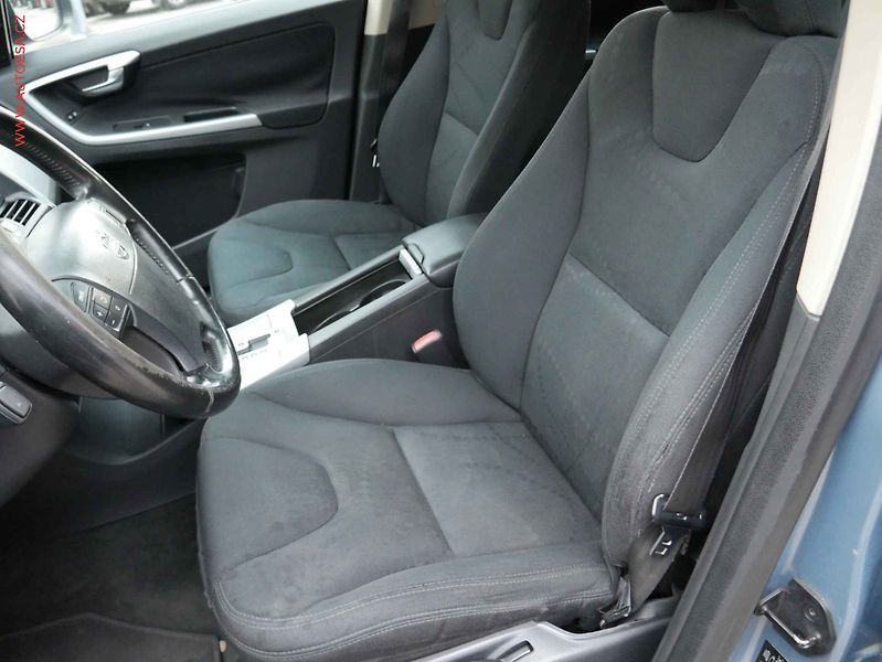 Volvo XC60 (2009) 2.4D AWD, AT, park.čidla - fotka 9 z 15