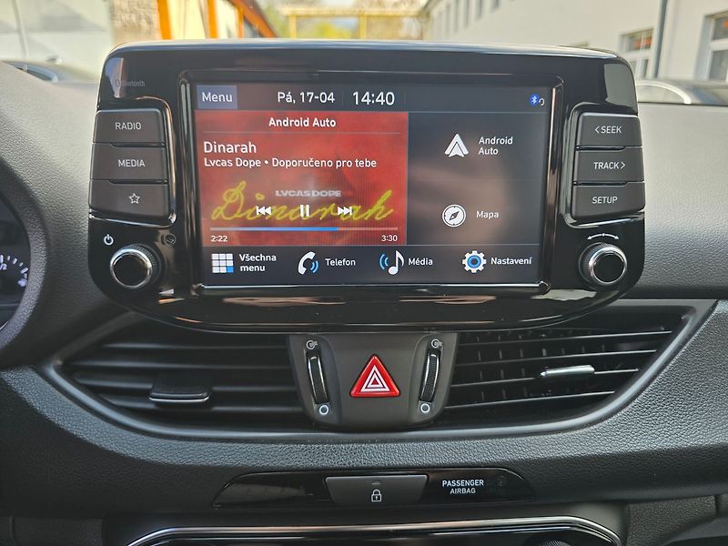 Hyundai i30 1.5i COMFORT LED KAMERA NAVI - fotka 34 z 41