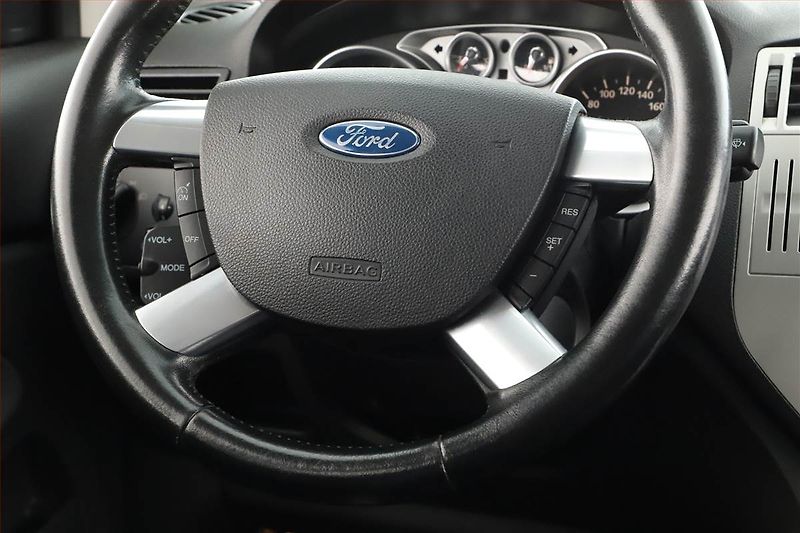 Ford Kuga (2009) 2.0 TDCi, Tempomat - fotka 8 z 18