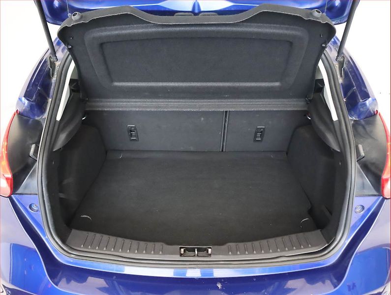 Ford Focus (2015) 1.5 TDCi, Automat, Navi - fotka 14 z 19
